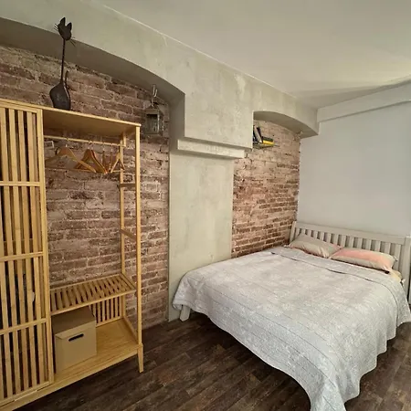 Cozy In The Heart Of Old Town Апартаменты Рига